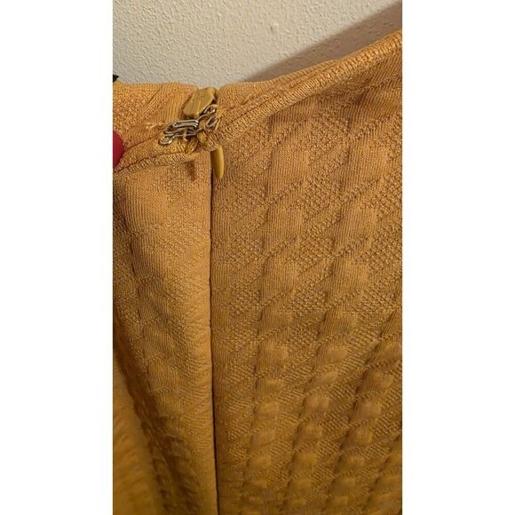 Liz Claiborne Houndstooth Embossed Dress Size 12 Mustard Yellow Office Preppy - Picture 3 of 7